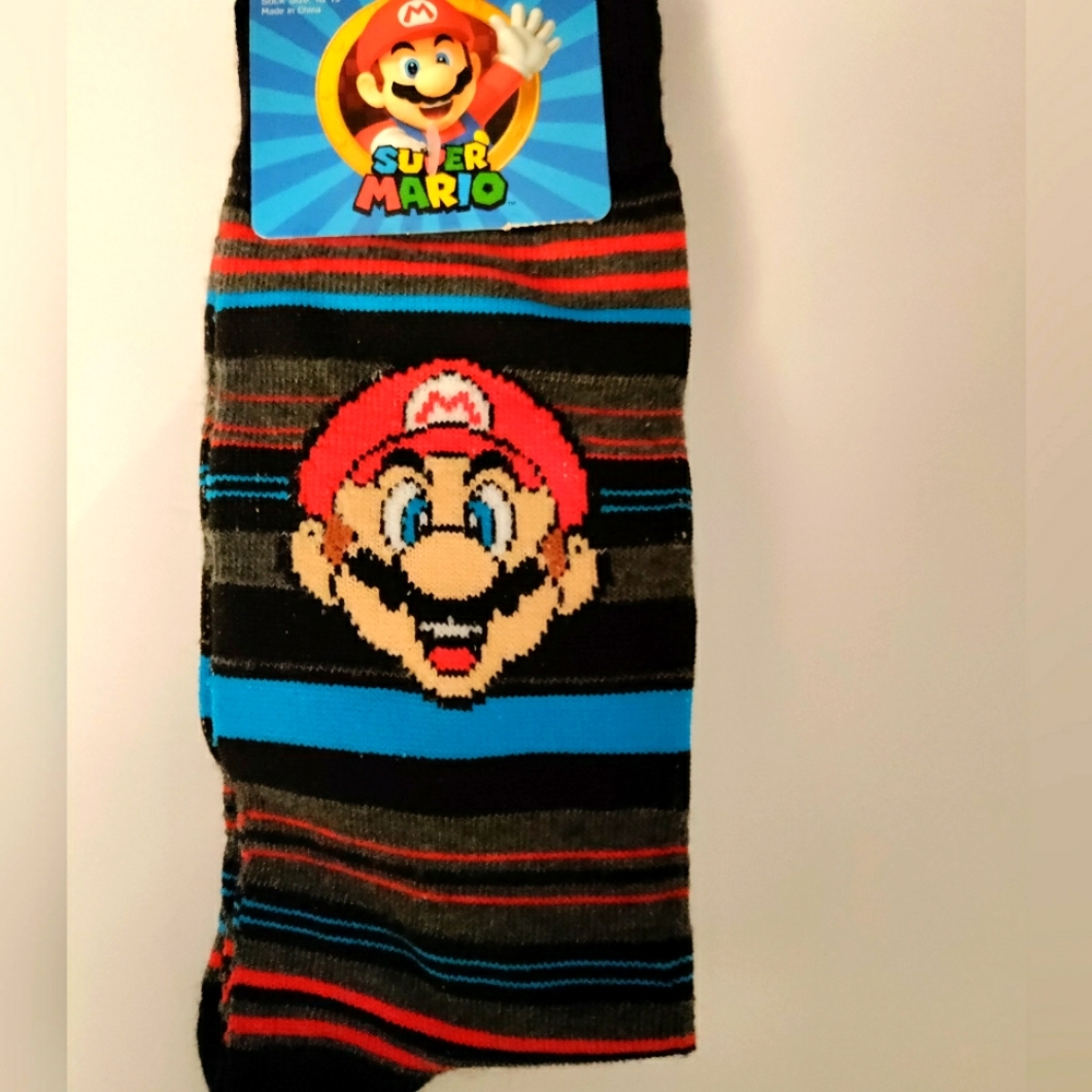 Nintendo Super Mario Black and Red Character Socks, Unisex 9-13.